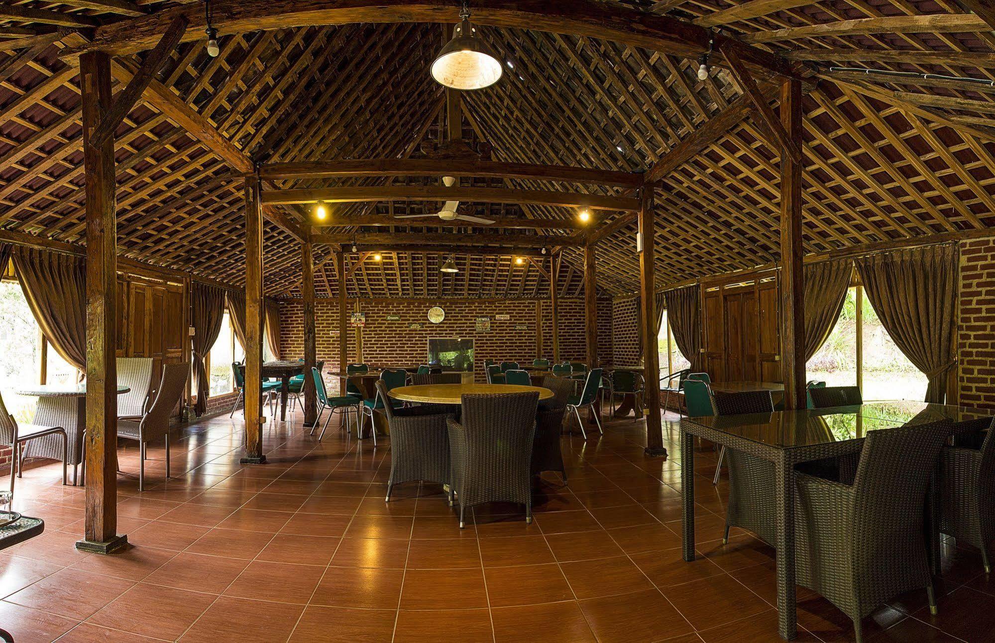 Hotel Lotus Bandung Extérieur photo