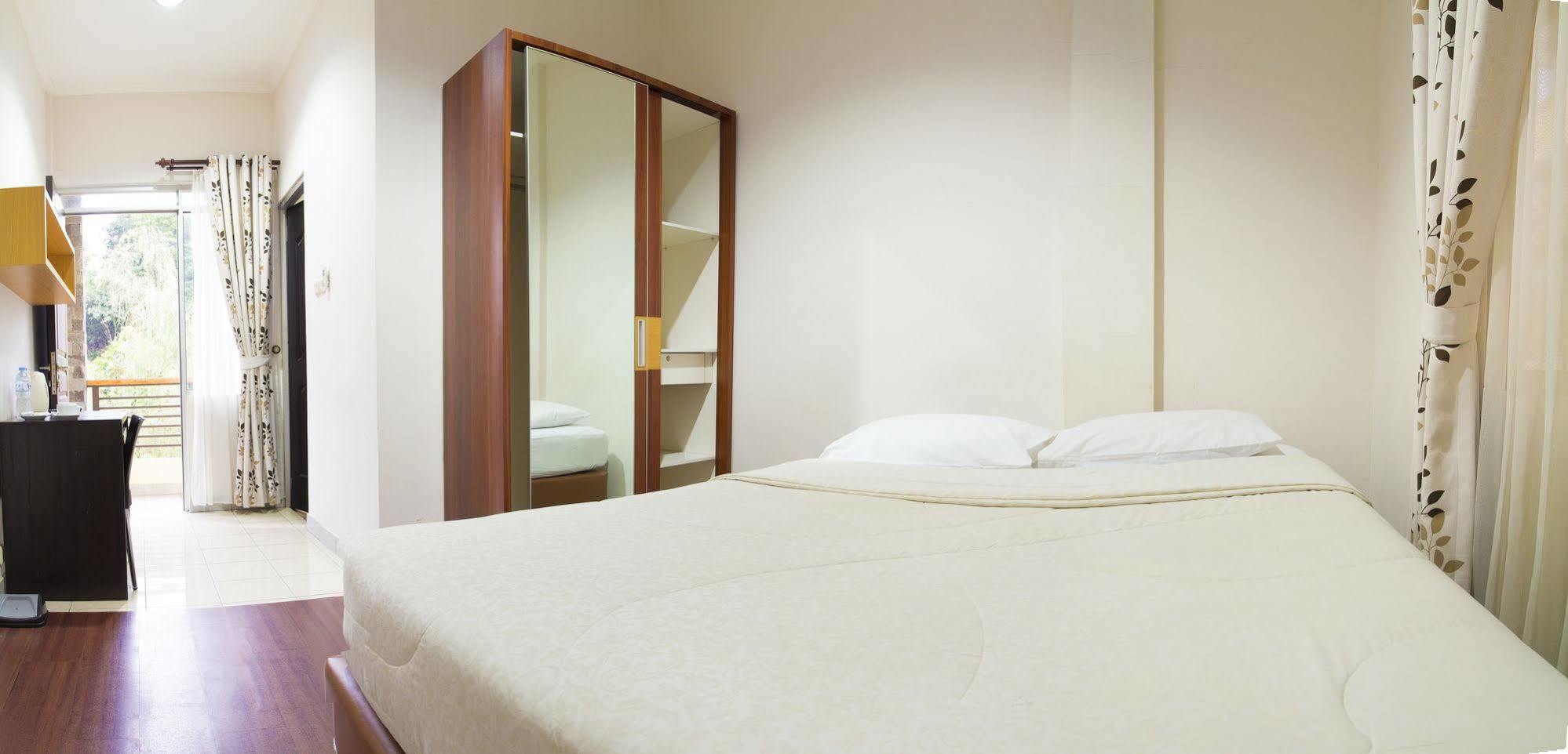Hotel Lotus Bandung Extérieur photo